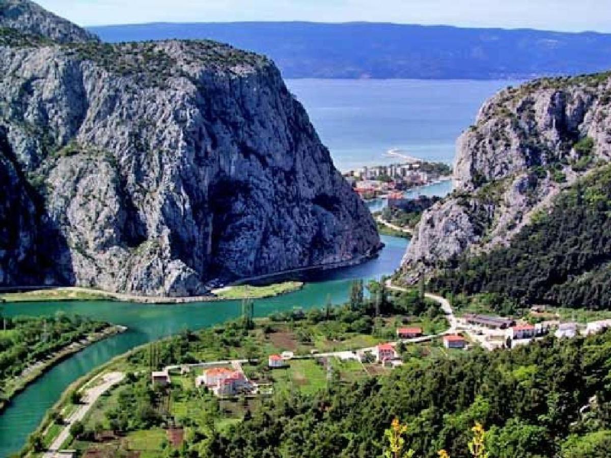 Apartment Sreta Omiš Eksteriør bilde