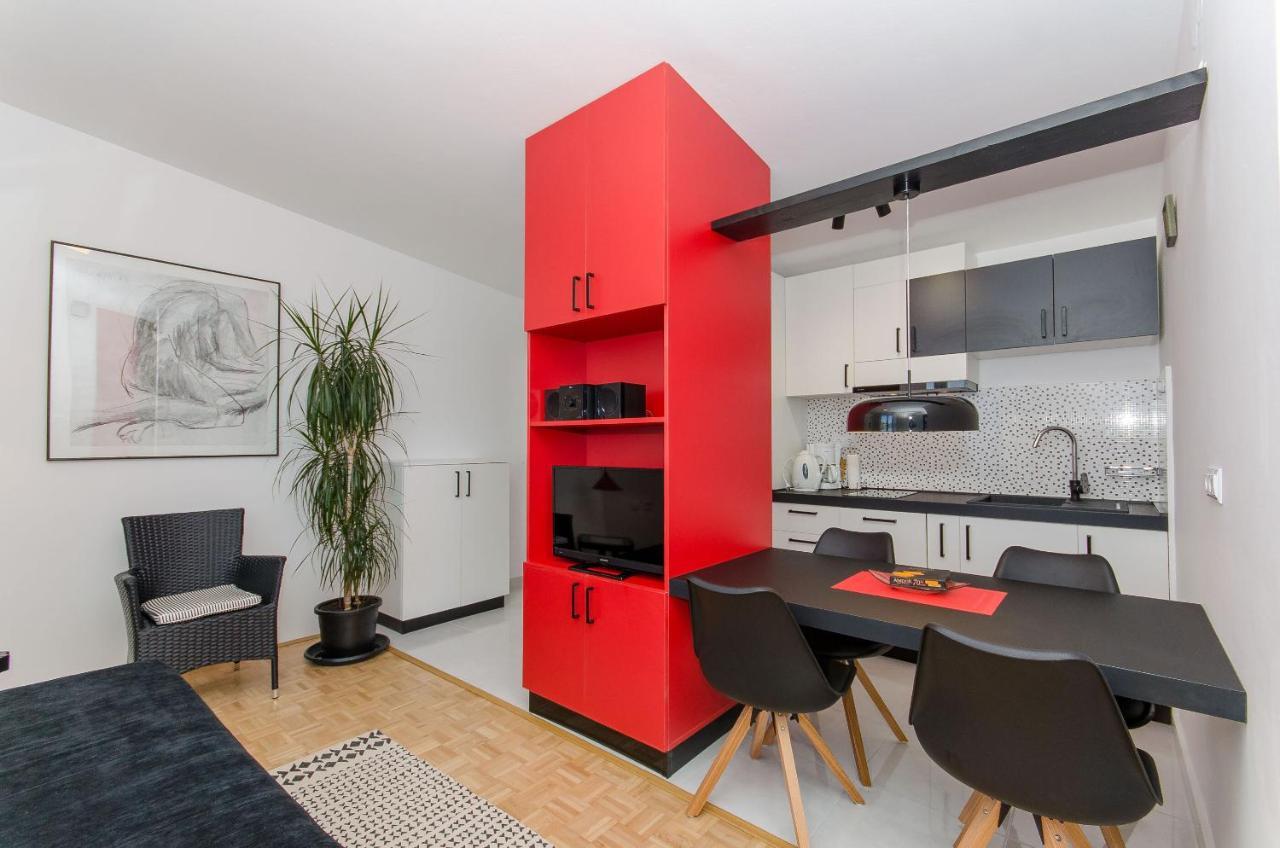 Apartment Sreta Omiš Eksteriør bilde