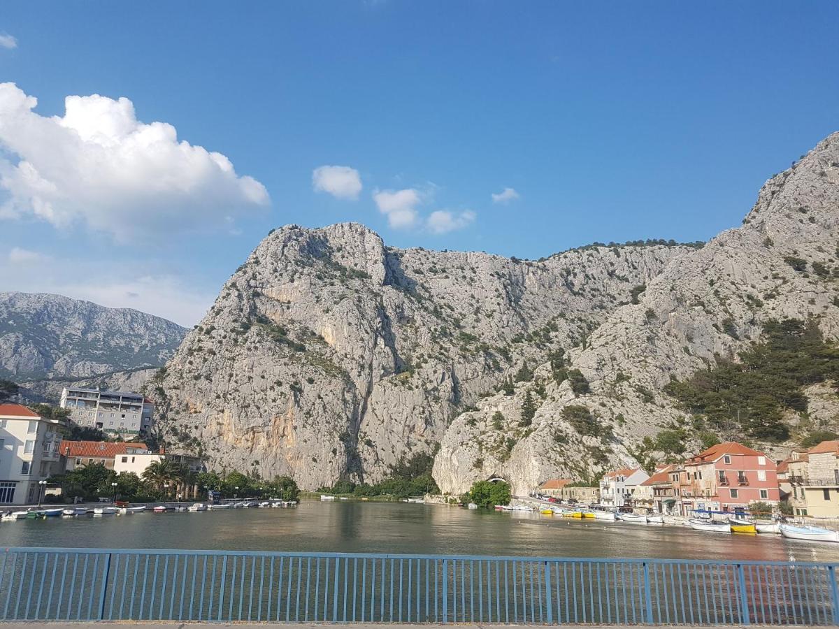 Apartment Sreta Omiš Eksteriør bilde